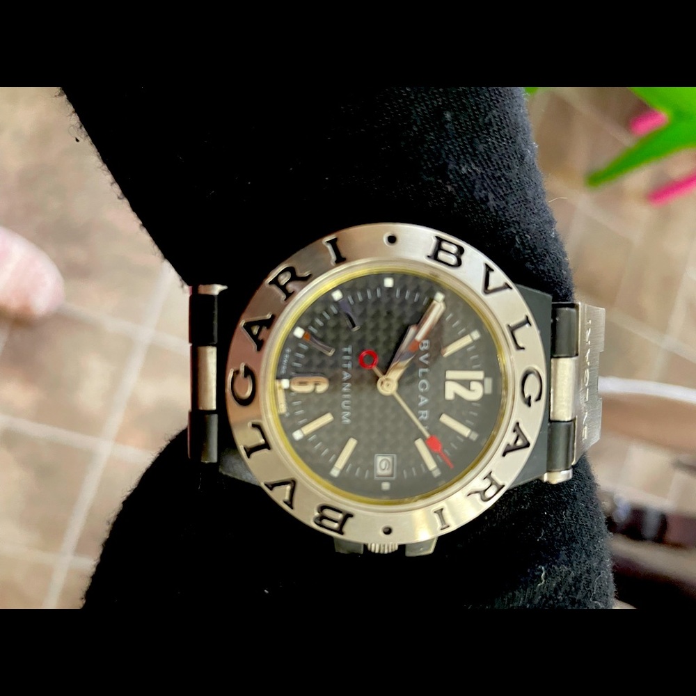 Bvlgari vintage watch , great condition . Authentic